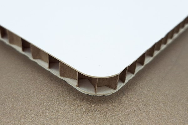 Stampa pannelli in cartone alveolare